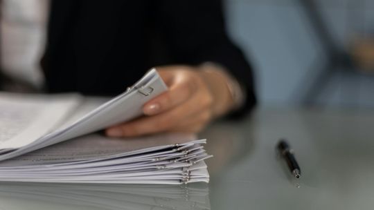 Zmiana danych w polisie OC - kiedy trzeba ją zgłosić i jak zrobić to poprawnie?