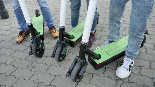 Zmiana przepisów. Hulajnogi elektryczne z niższą prędkością i kartą rowerową