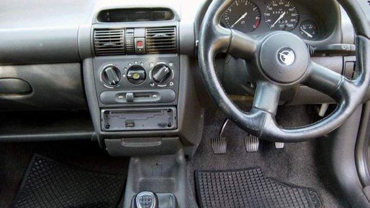 Zmiana w przepisach. Zarejestrujesz auto z kierownicą po prawej stronie