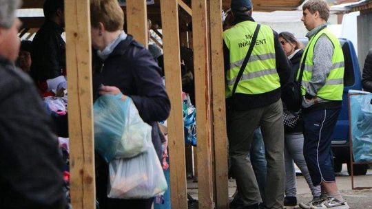 Zmiana wysokości opłat na targu z dnia na dzień. Handlarze z ul. Ruskiej protestują