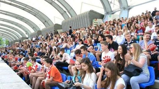 Zmiany na stadionie w Puławach. Nowe krzesła i mocniejsze lampy