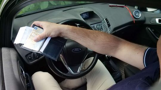 Zmiany przepisów dla kierowców. Ale co w razie stłuczki, jak sprawdzić czy sprawca ma ubezpieczenie OC?