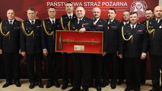 Zmiany u strażaków. Pożegnania w komendach całego województwa
