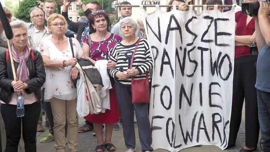 Zmiany w sądownictwie: Zamach czy konieczna reforma? Prawnik nie ma złudzeń