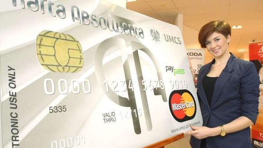 Zmienia się system odbioru Kart Absolwenta UMCS. Będą nowe zniżki