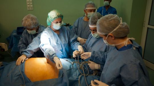 Zmniejszyli żołądek pacjentowi ważącemu 250 kg