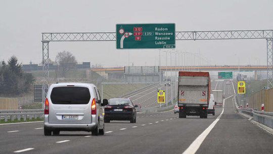 Znaki pryzmatyczne pojawią się na S17