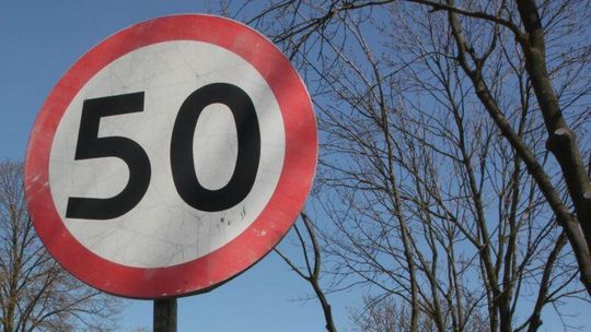 Znaki zmądrzeją. W naszym regionie zmienią się 22 ograniczenia prędkości