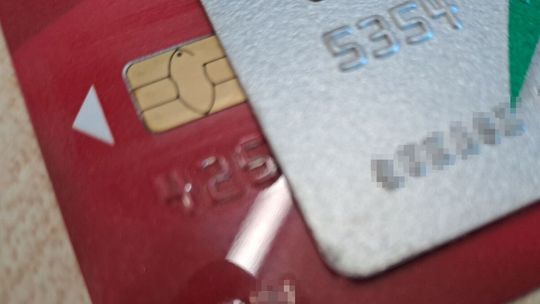 Znalazł kartę, ale wykorzystał ją do własnych celów 