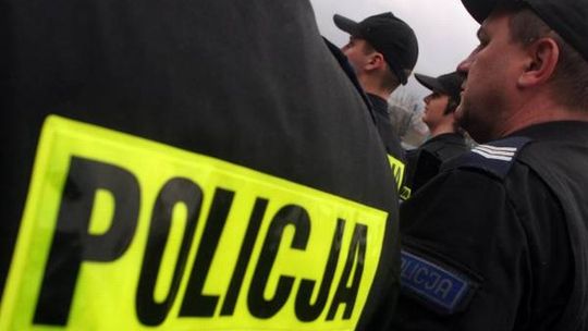 Znalazł niewybuch w lesie i zawiózł go policjantom