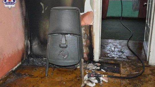 Znaleziono martwego mężczyznę. W pokoju był piec