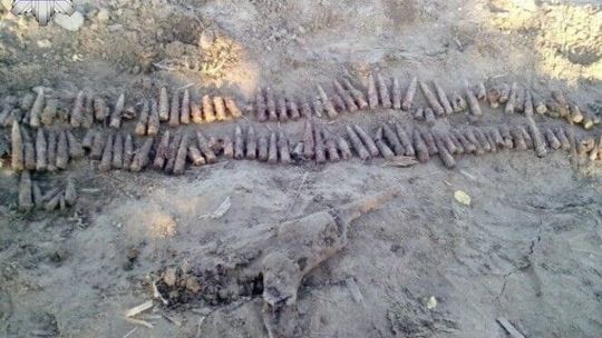 Znalezisko z czasów wojny w szczerym polu. Na miejscu działali saperzy 