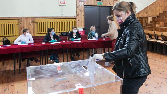 Znamy wynik wyborów uzupełniających w Markuszowie. Mieszkańcy głosowali osobiście w lokalu wyborczym