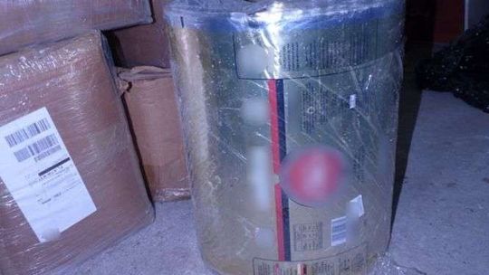 Znana włoska kawa podrabiana w Polsce. Policjanci znaleźli 24 tony