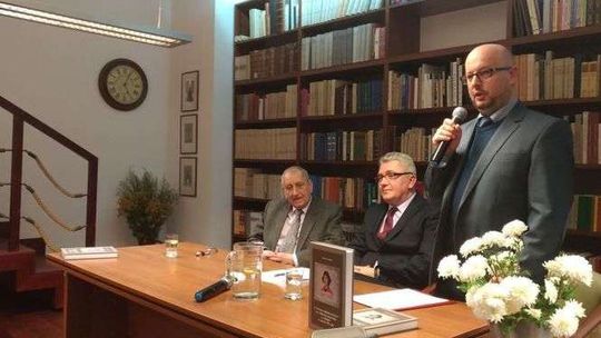 Znane liceum świętuje swoje 45-lecie. Z tej okazji powstała książka 