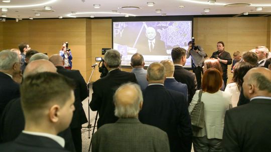 Znani politycy PiS dostali się do Europarlamentu. Kto ich zastąpi w wyborach do Sejmu i Senatu?