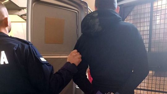 Znęcał się nad rodzicami i groził im nożem. To nie pierwsza taka sytuacja