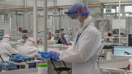 Znikające oddziały w szpitalach, utrudniony dostęp do leczenia. "Planowe przyjęcia będą przesuwane"