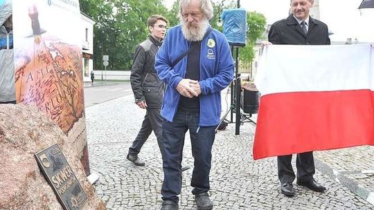 Zniknął kamień ze Skweru Podróżników. Nie było zezwolenia