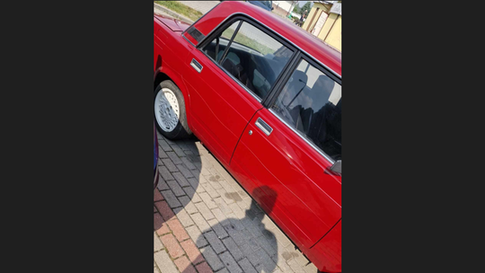 Zniszczone auta to zranione serca. Policja szuka sprawcy