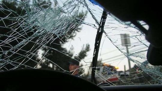 Zobaczył stłuczkę i chciał zarobić. Podał się za właściciela auta