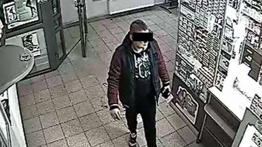 Zobaczył swoją twarz w gazecie i sam zgłosił się na policję