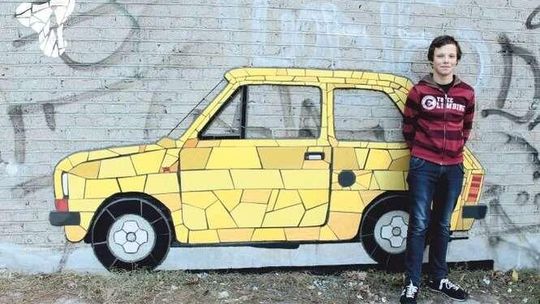 Żółty maluch z glazury, czyli nowa mozaika na LSM. "Chcemy, by ludzie uśmiechali się na ich widok"