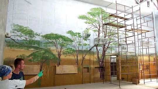 Zoo w Zamościu: Żyrafy mają już dom. I mural