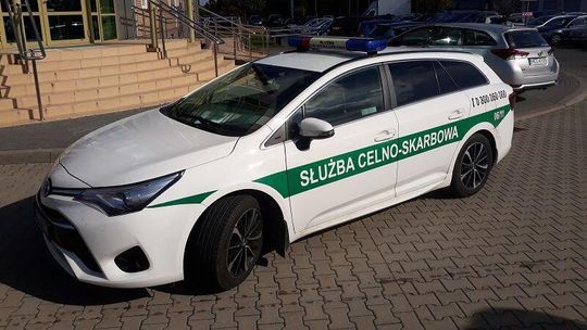 Zorganizowana grupa przestępcza wyłudzała pieniądze z tarczy finansowej