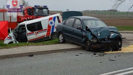 Zosin: Karetka zderzyła się z samochodem. Zginęła pacjentka