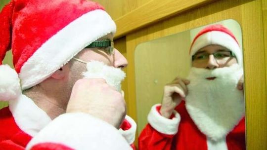 Zostać Mikołajem lub sprzedawcą choinek. Ile można zarobić?