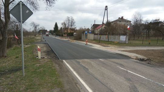 Zrobili kawałek i wstrzymali remont drogi. Mieszkańcy wystosowali kolejną petycję 