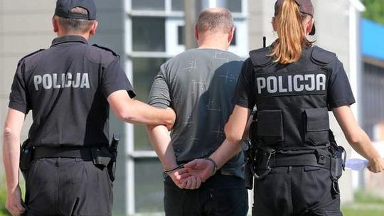 Zrzucił syna z balkonu, ale nie pamięta. Tymczasowy areszt dla ojca 8-latka