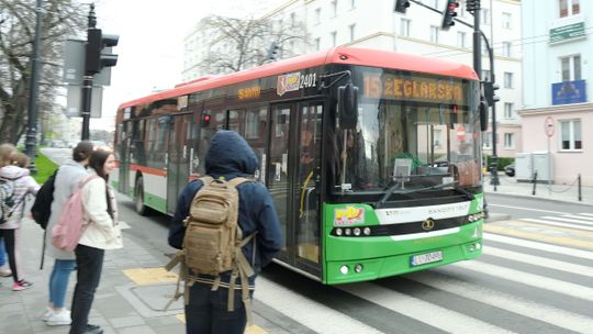 ZTM uruchamia dodatkowe kursy komunikacji miejskiej i zmienia rozkład jednej linii 