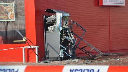 Zuchwała kradzież. Wysadzili bankomat w powietrze
