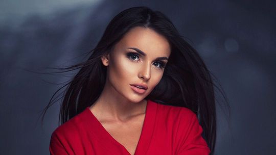 Żużlowa podprowadzająca Miss Startu PGE Ekstraligi. Sukces Klaudii Kraski z Lublina