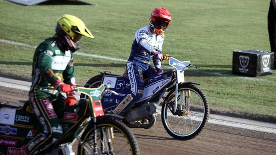 Żużlowcy jadą w finale. A autobusy i kierowcy na objazdy