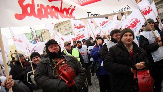 Związkowcy kontra rząd. Manifestacja w centrum Lublina (wideo)
