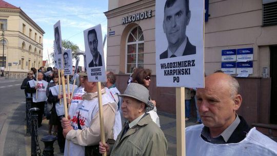 Związkowcy z \"Solidarności\" pikietują w Lublinie