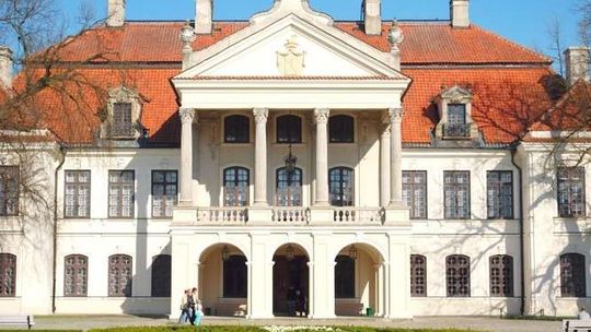 Zwiedź Kozłówkę za złotówkę