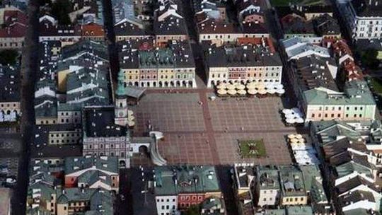 Zwiedź Zamość z przewodnikiem. Za darmo