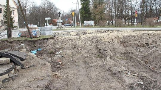 Zwierzyniec: Stacja-widmo już nie straszy. Ale gdzie tankować?