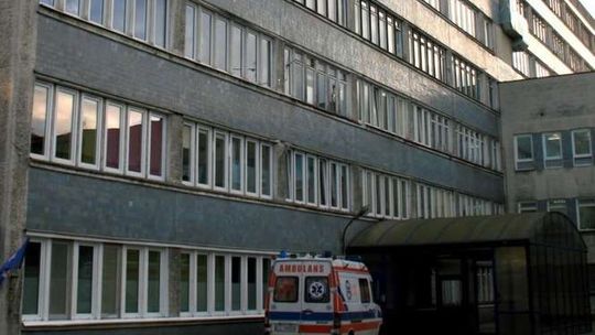 Zwolnienia w szpitalu w Puławach. Związkowcy piszą do radnych i ostrzegają