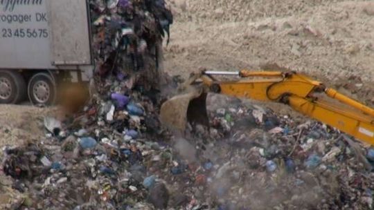 Zwozili i ukrywali pod ziemią. Śmieci zagrażały zdrowiu mieszkańców?