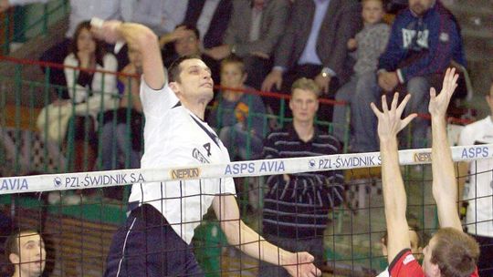 Zwycięstwa siatkarzy Avii i Trójki, porażka Cukrownika