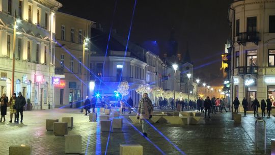 „Życie nocne” w Radzie Miasta. W jakich godzinach będą mogły być otwarte lokale na deptaku?