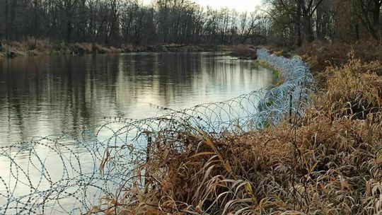 Żyletkowy drut kolczasty odstraszał turystów i zabijał zwierzęta. Wreszcie ma zniknąć