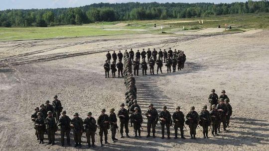 Żywa Kotwica na poligonie. Lubelscy żołnierze upamiętnili rocznicę wybuchu powstania