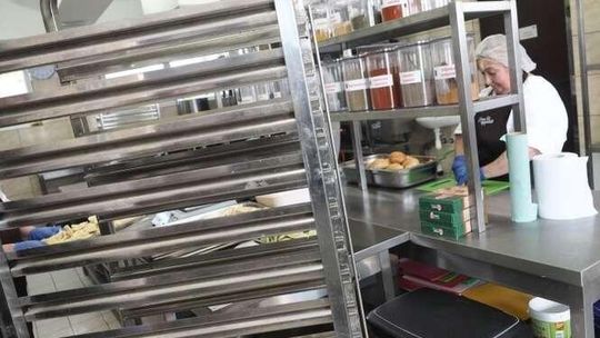 Żywieniowa rewolucja w szkołach. "Sól nie jest całkowicie zakazana"