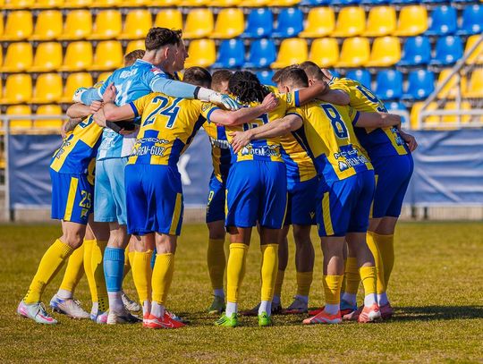 Szachy przed przerwą, meczycho po przerwie. Avia pokonała KSZO